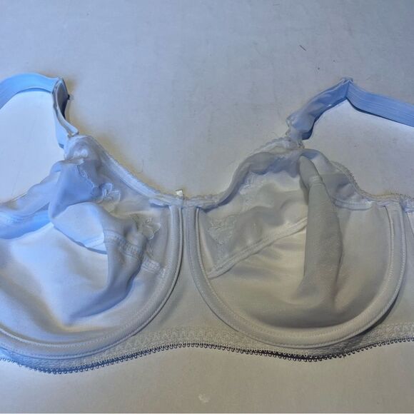 Bali Bra White 36D Underwire, no padding, wider adjustable straps. - Picture 8 of 9